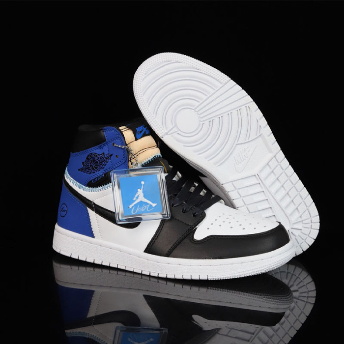 Nike x Jordan Air Jordan 1 mid