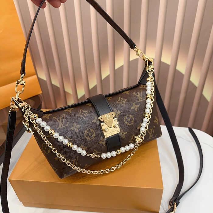 Louis Vuitton Pochette Mia Monogram. Only 15PCS Left!
