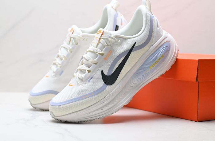 Nike VOMERO 18 GTX Slip Resistant Waterproof Running Shoes