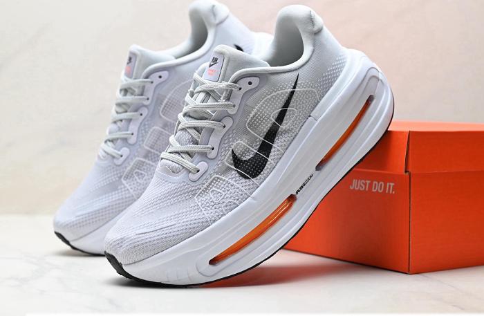 Nike VOMERO PREMIUM Low-Top Running Sneakers