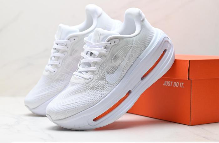 Nike VOMERO PREMIUM Low-Top Running Sneakers