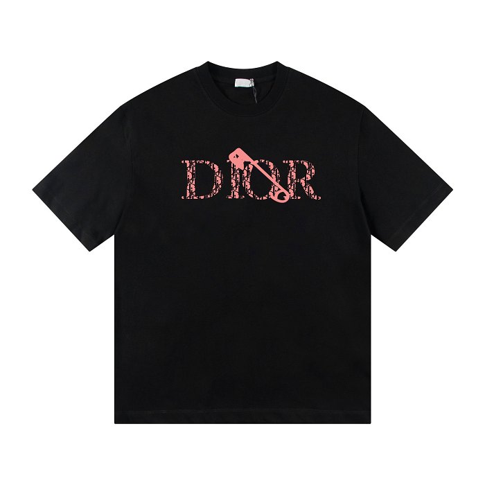 熱門品牌T-Shirt半價！限時優惠，售完為止，不再補貨。男女皆宜。