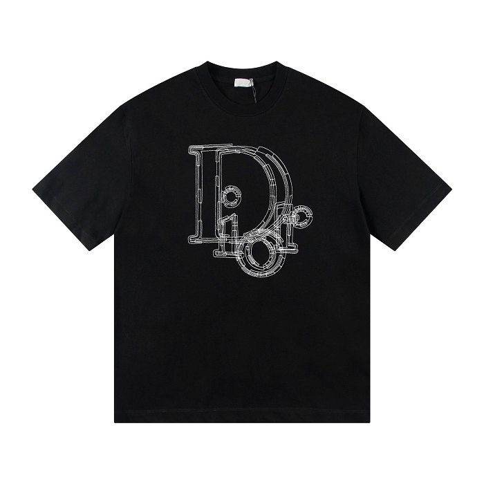 熱門品牌T-Shirt半價！限時優惠，售完為止，不再補貨。男女皆宜。