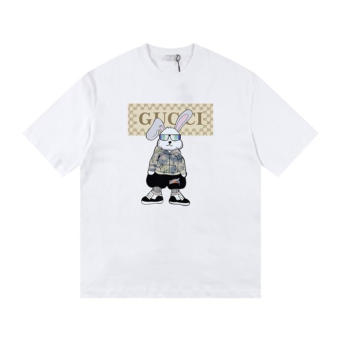 熱門品牌T-Shirt半價！限時優惠，售完為止，不再補貨。男女皆宜。
