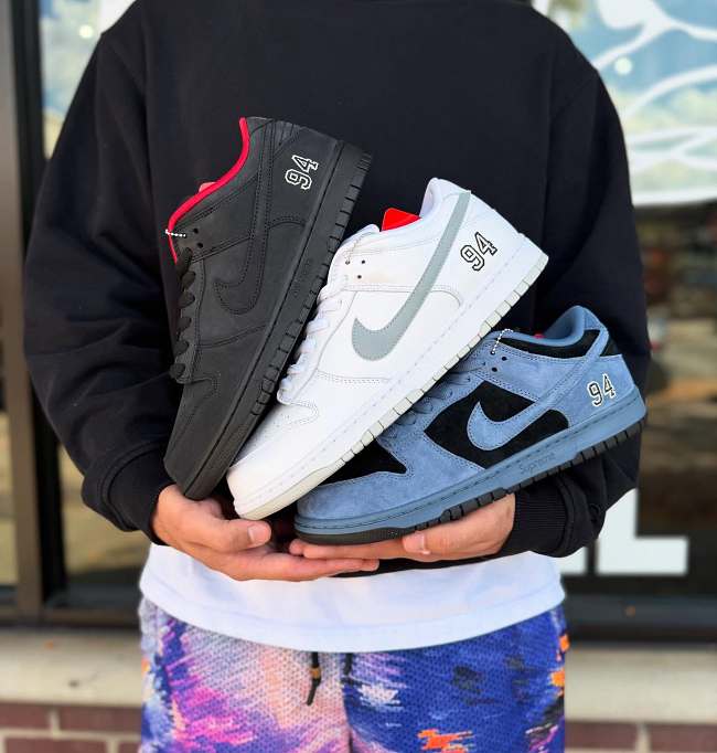 Supreme x Nike SB Dunk Low