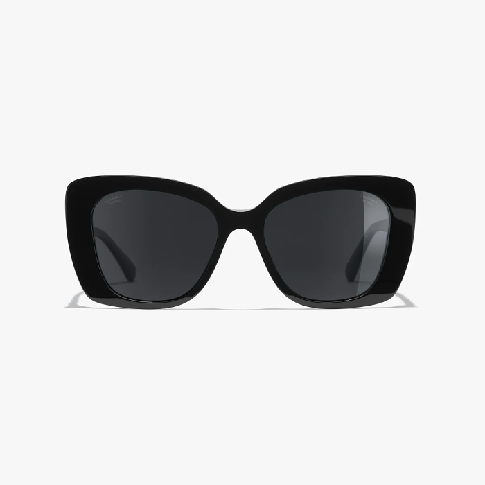 To celebrate the 20th anniversary of Ever Rich Duty Free Shop, we will bring the best-selling sunglasses to customers. The original price is 89500円 per bottle, and now it is on sale at a special price of 13900円.【tax included】