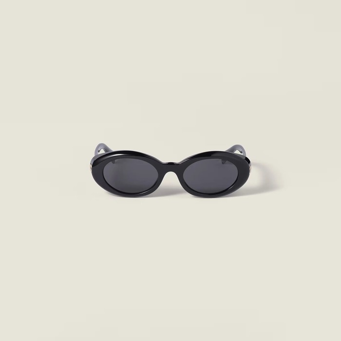 To celebrate the 20th anniversary of Ever Rich Duty Free Shop, we will bring the best-selling sunglasses to customers. The original price is 89500円 per bottle, and now it is on sale at a special price of 13900円.【tax included】