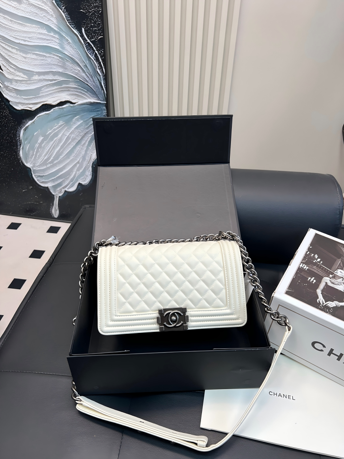 新登場⛓️CHANEL Le Boy シャネル風が満載（まんさい）