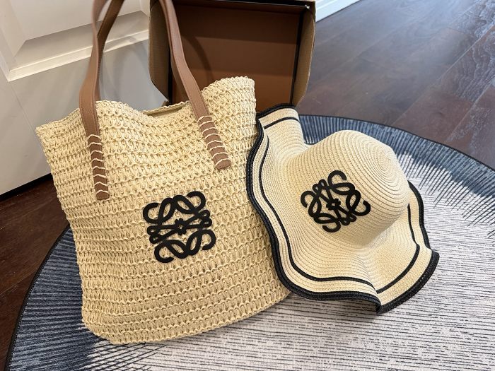 LOEWE アナグラム ラフィア調 バッグ＋ハット セット｜夏季限定リゾートコーデ