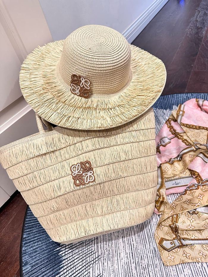 LOEWE アナグラム ラフィア調 バッグ＋ハット セット｜夏季限定リゾートコーデ