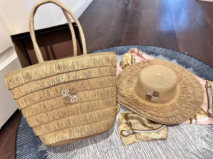 LOEWE アナグラム ラフィア調 バッグ＋ハット セット｜夏季限定リゾートコーデ