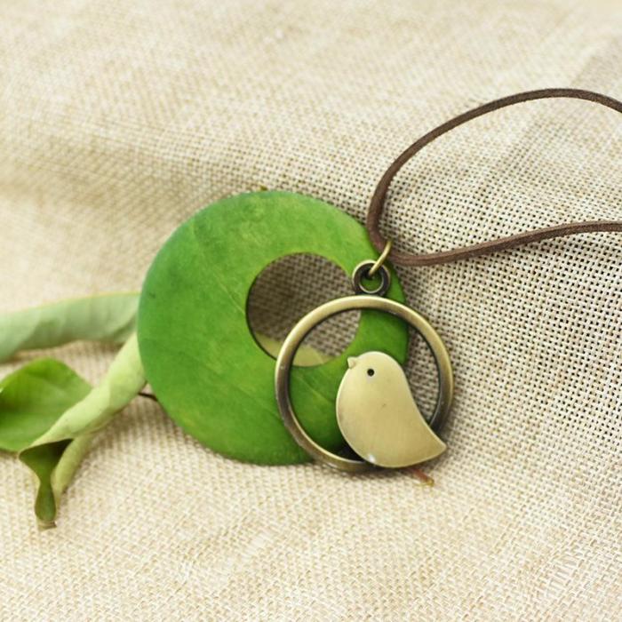 Beautiful Wooden Bird Pendant Leather Chain Necklace