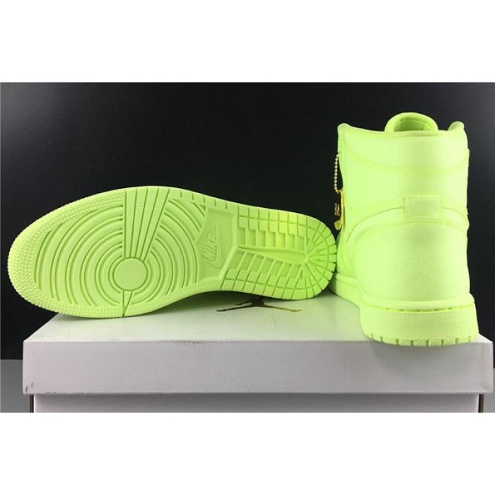 Air Jordan 1 WMNS “Barely Volt” AH7389-700