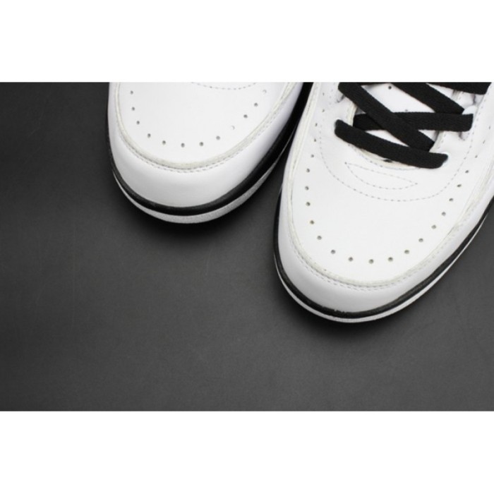 AIR JORDAN 2 RETRO UNC Alumni  mens 917360-105