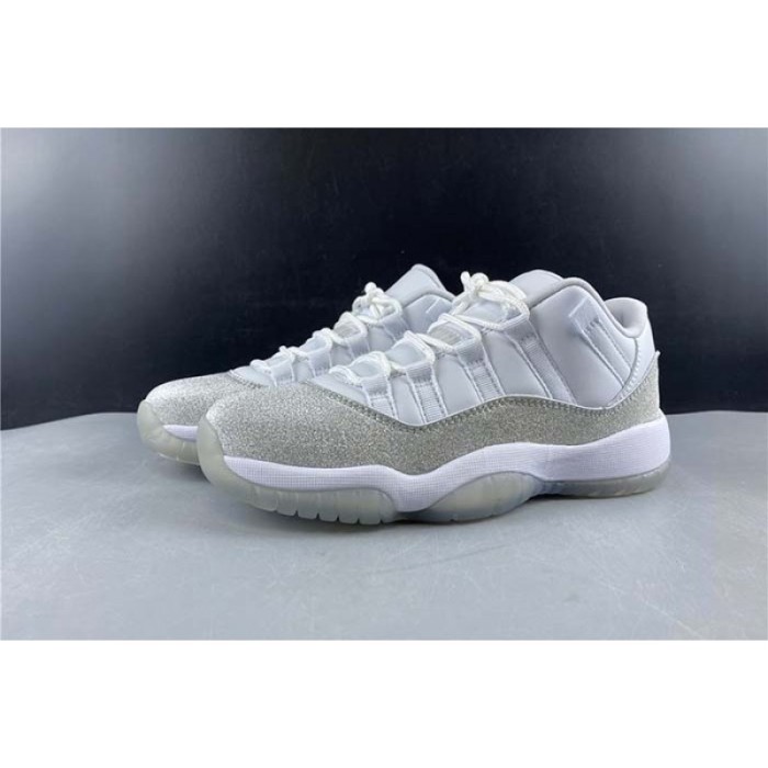 Air Jordan 11 WMNS “Metallic Silver” AH0715-100