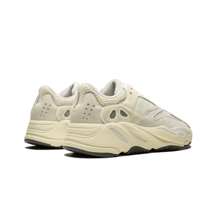Yeezy 700 Analog