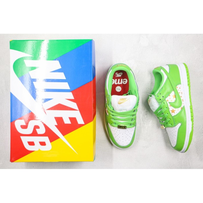 Supreme x Nike SB Dunk Low  Meam Gteen