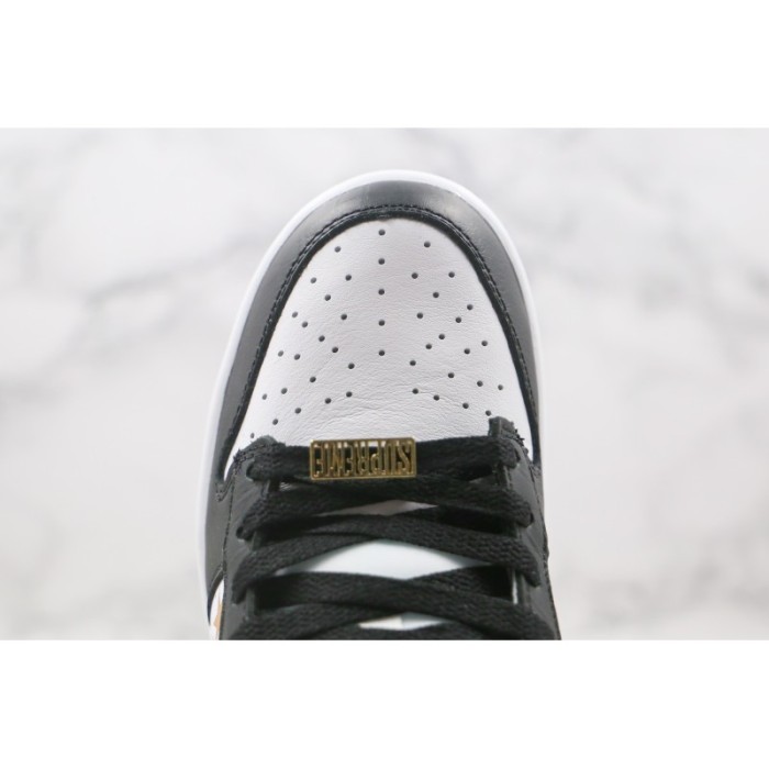 Supreme x Nike SB Dunk Low Black Stars