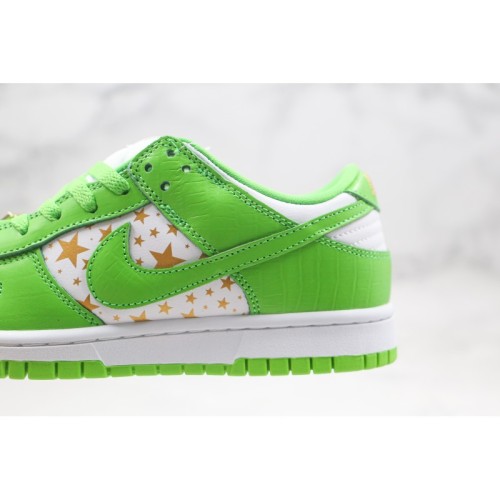 Supreme x Nike SB Dunk Low  Meam Gteen