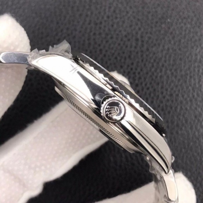 Sky-Dweller-326934-0001