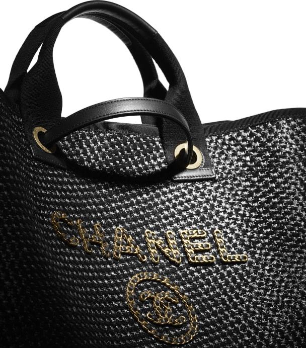 Chanel Straw calfskin shoulder bag