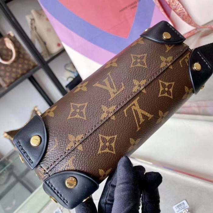 Louis Vuitton shoulder bag