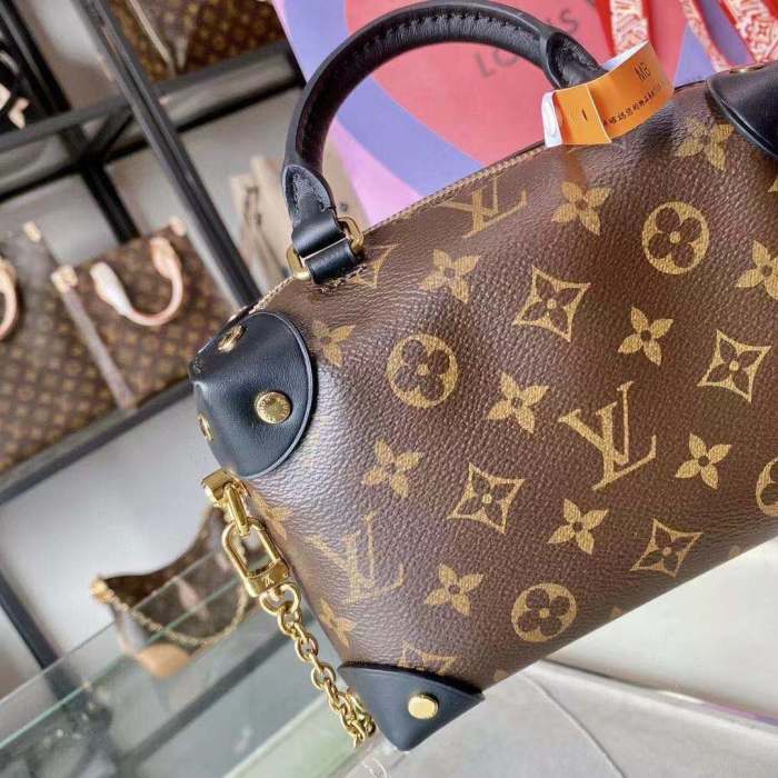 Louis Vuitton shoulder bag