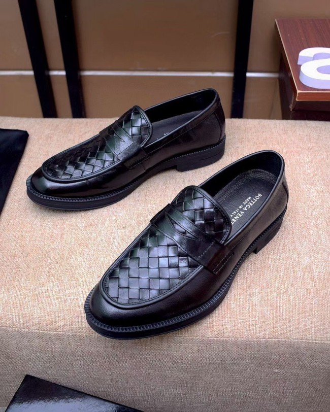 Bottega Veneta men's leather shoes