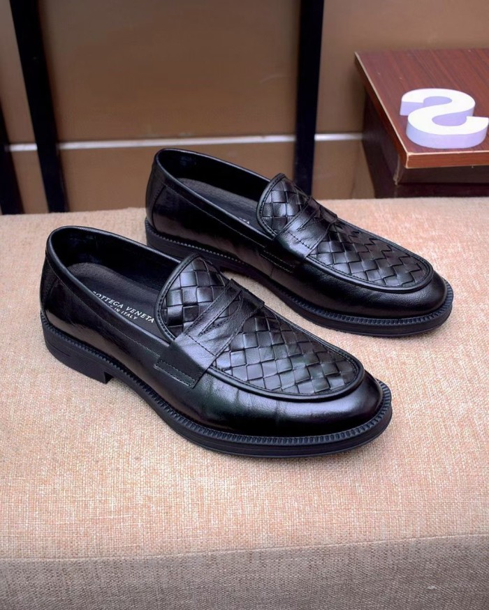 Bottega Veneta men's leather shoes