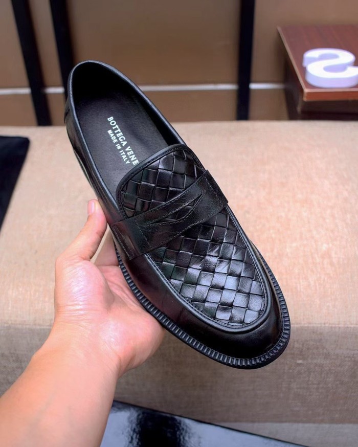 Bottega Veneta men's leather shoes