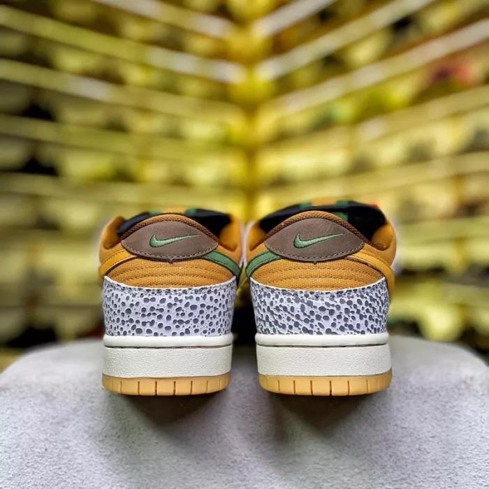 NIKE SB Dunk Low Safari