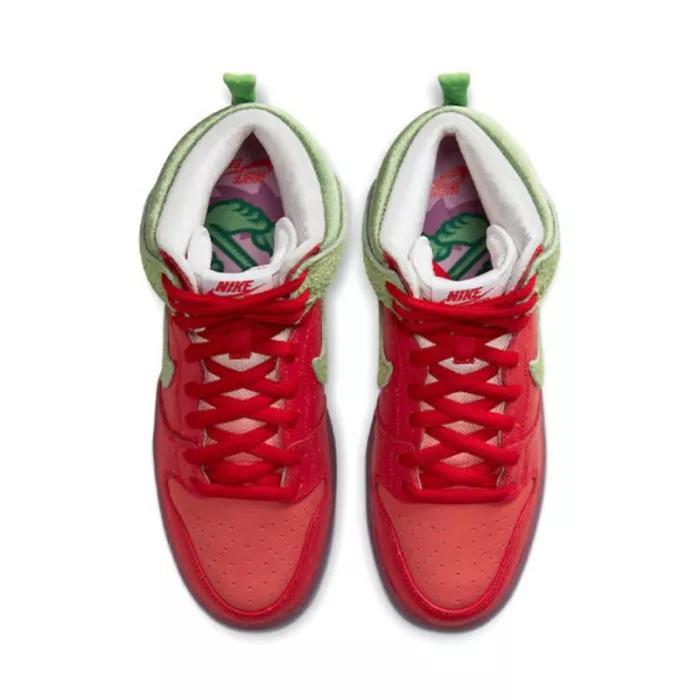 Nike SB Dunk High Strawberry Cough
