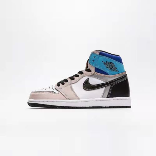AJ1 high top men and women with the same style