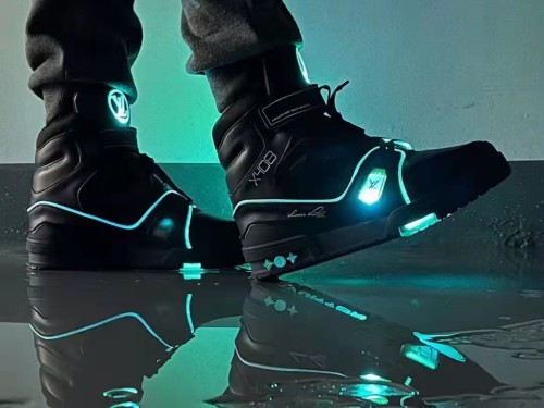 LV luminous casual shoes