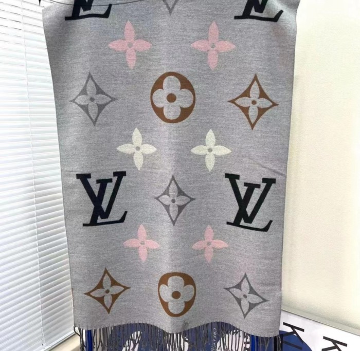 LOUIS VUITTON Classic Print Tassel Cashmere Scarf Khaki