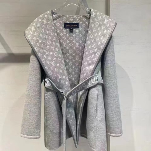 LOUIS VUITTON Woman’s coat