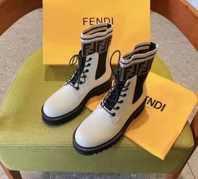 (Women) Signature Slides