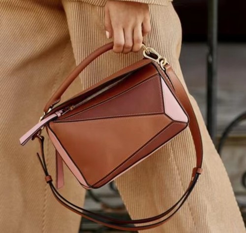 LOEWE Cubi Anagram