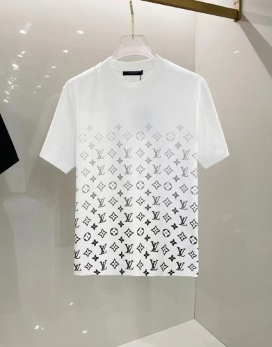 LOUIS VUITTON T-shirt
