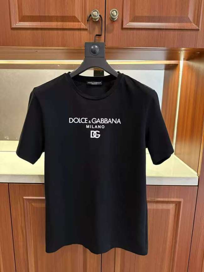 DOLCE & GABBANA  Men's black T-shirt