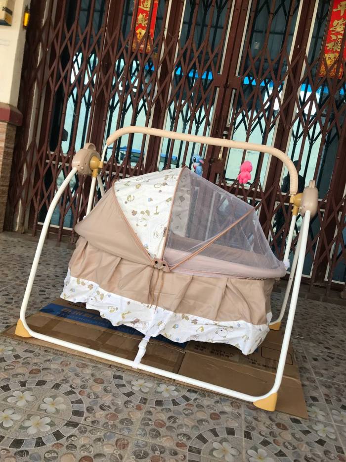 9086Jអង្រឹងយោលអូតូ ប្រើភ្លើងឬថ្មលពិលបាន   0ខែដល់3ឆ្នាំប្រើបាន  ទ្របាន25គីឡូ