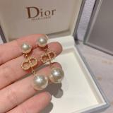 DE132  Classic Pearl Letter Stud Earrings