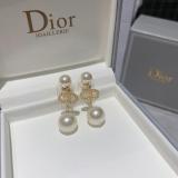 DE132  Classic Pearl Letter Stud Earrings