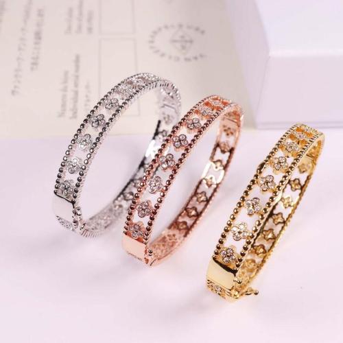 VAB6 Fashionable high quality four leaf flower bracelet gold plated