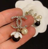 CHE137  Classic Petal Pearl Stud Earrings