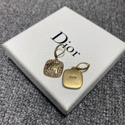 DE128  Classic Women's Square Earrings