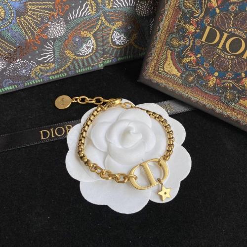 DIB35 Classic ladies star hanging bracelet