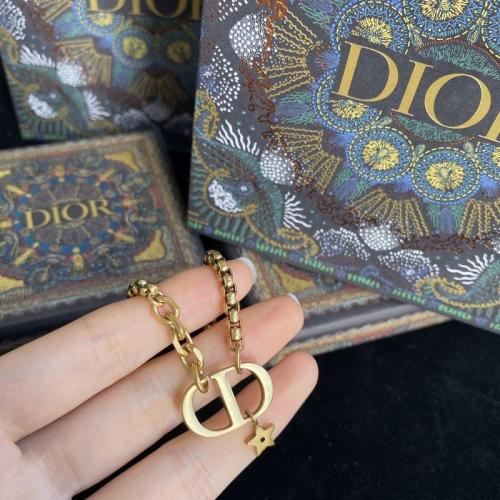 DIB35 Classic ladies star hanging bracelet