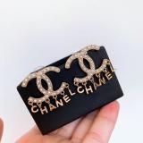 CHE129  Women's  fashion letter pearl flow comb earrings