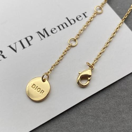 DIB10  Classic ladies star hanging bracelet